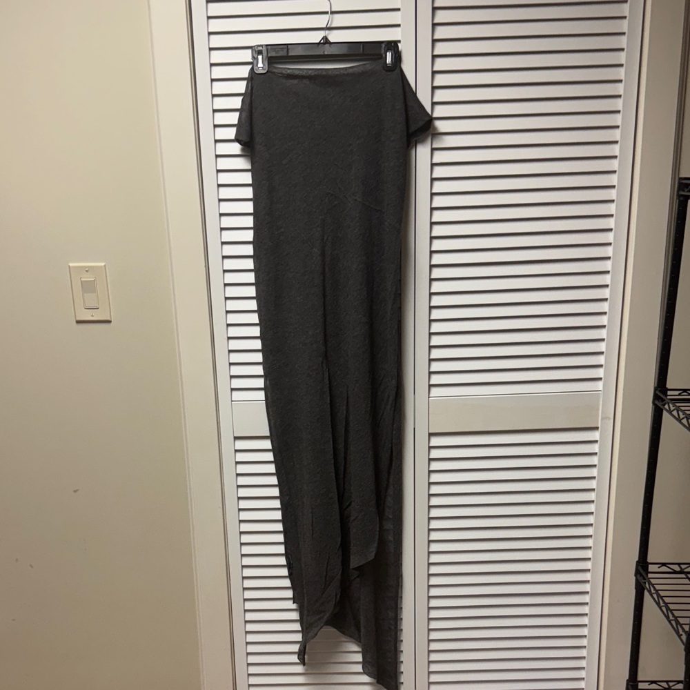 Vince Charcoal Gray Wrap Scarf

Length 92” x Width 20”